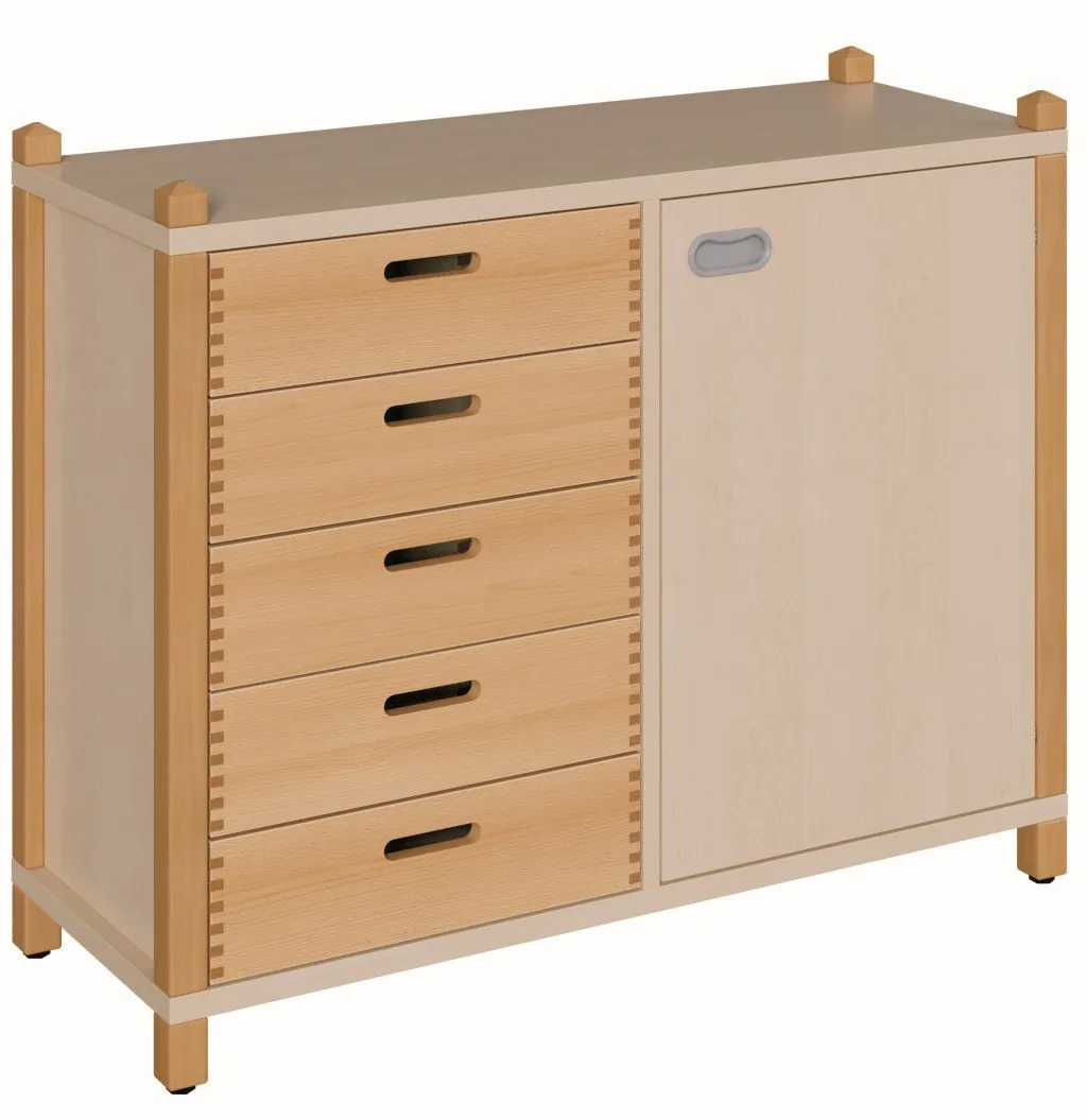 Stollenkommode mit fünf Massivholzschüben und Tür