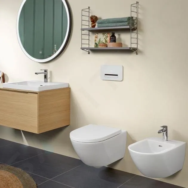 VILLEROY&BOCH SUBWAY 3.0 WEISSES WANDHÄNGENDES TOILETTENSET MIT DECKEL UND BIDET