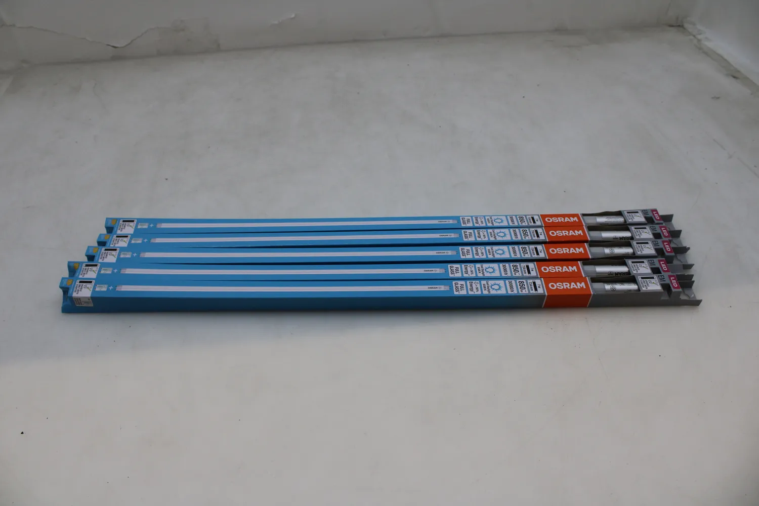 OSRAM LED G13 Röhrenform Leuchtmittel T8 Kaltweiß (Ø x H) 26.80mm x 28mm 5 STÜCK