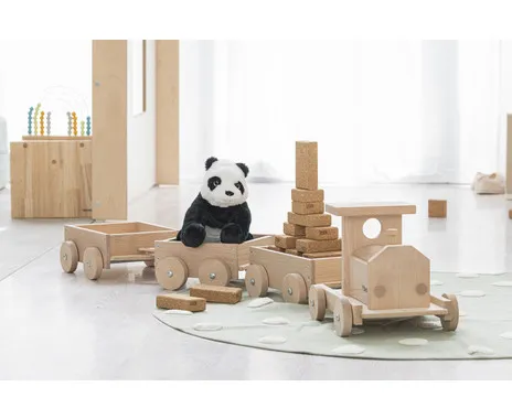 Betzold Lok mit Waggons