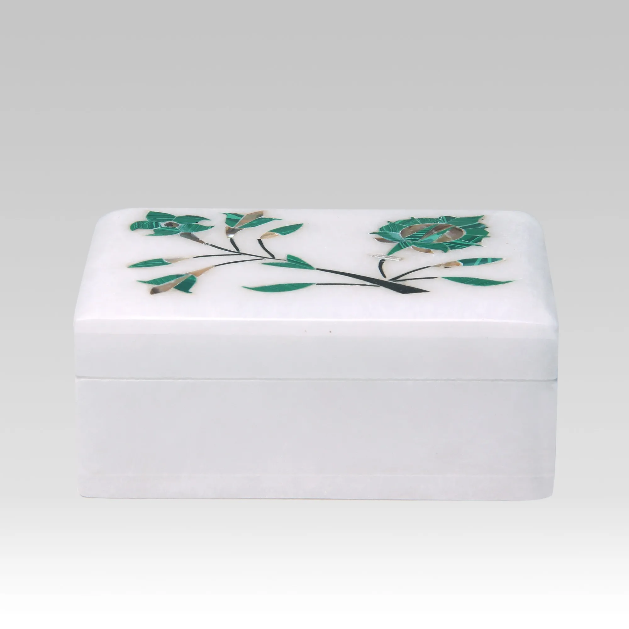 Marmor-Schachtel mit Malachit, weiß, grün, T 8 cm, B 10 cm, H 4 cm