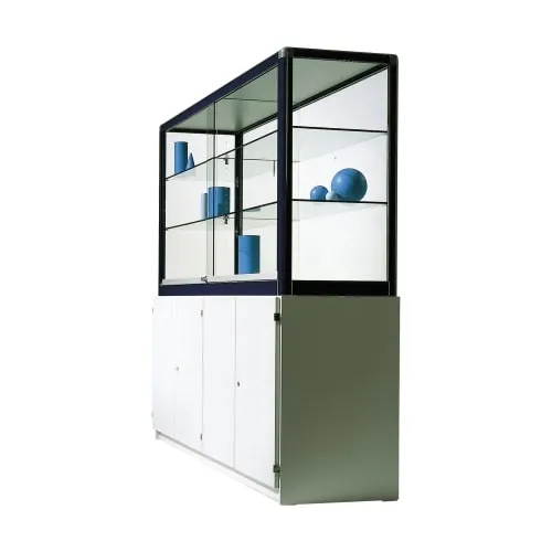 Ausstellungsvitrine mit höhenverstellbaren Dickglasböden und Unterschrank