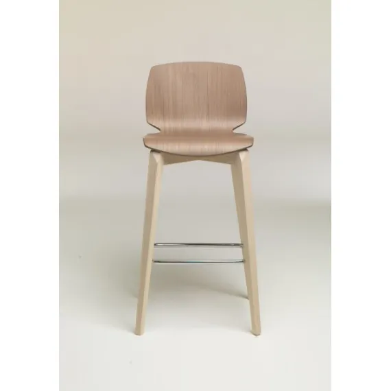 Scott Holz Hocker von Friulsedie