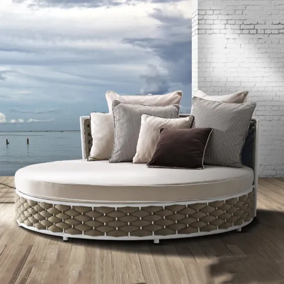 Tagesbett Manhattan mit Rosa Splendiani Kissen