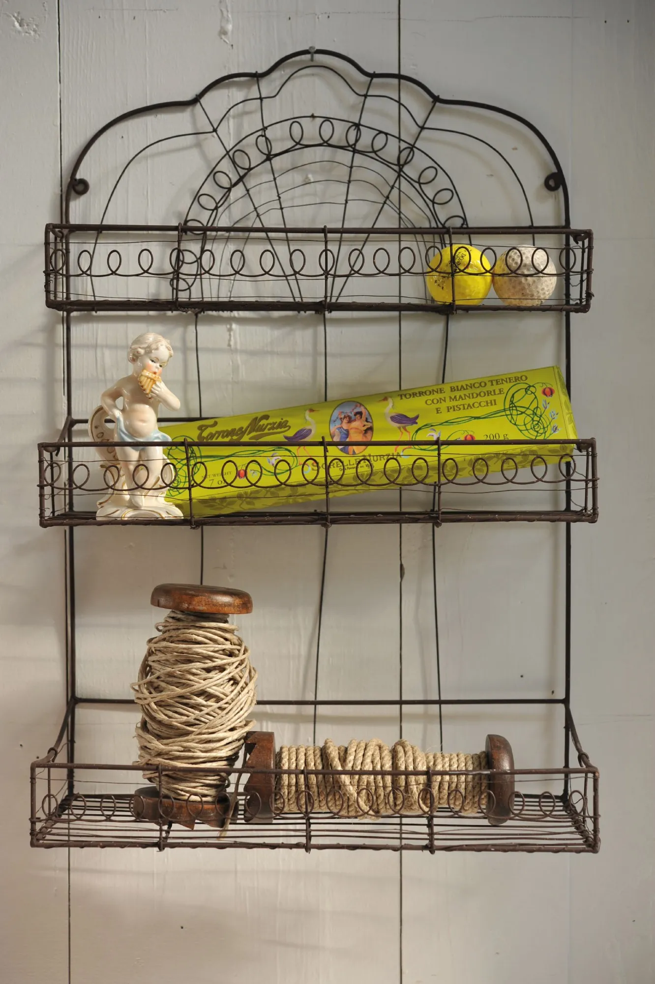 Wandregal 3er, antik-braun, L 14,5 cm, B 35 cm, H 51,5 cm