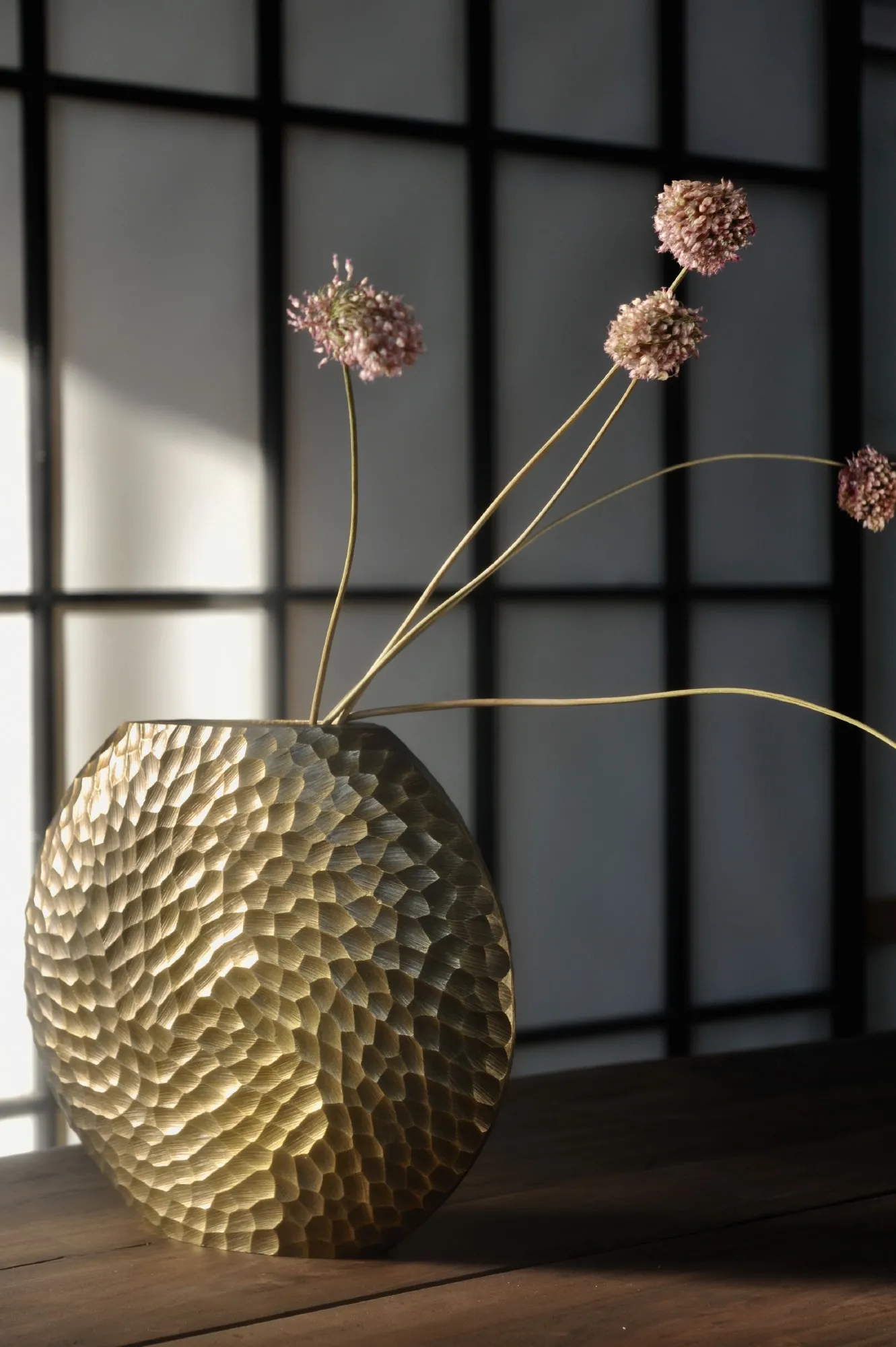 Vase 'Cialda', messing, T 7 cm, B 25 cm, H 22 cm