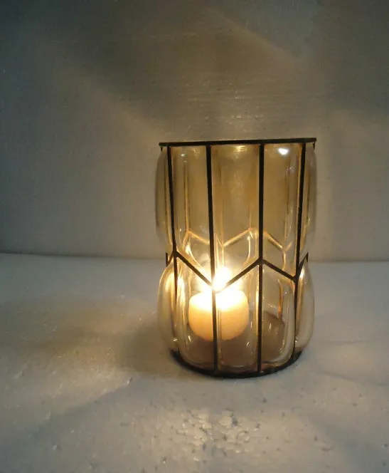 Windlicht, B 14 cm, H 18,5 cm, T 14 cm