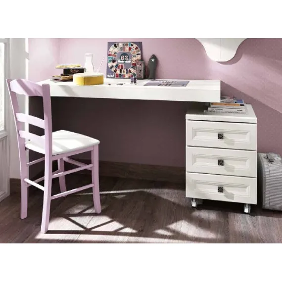 Klassischer Akire-Stuhl für das Kinderzimmer von Colombini Casa.