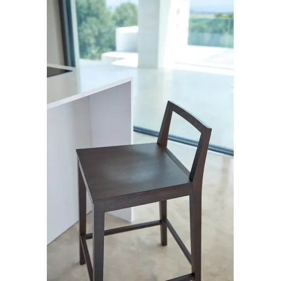 Zeitgenössischer Holzhocker Friulsedie Object