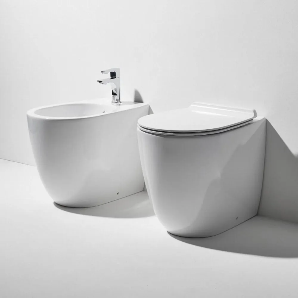 SIMAS VIGNONI WANDBÜNDIGES SANITÄRES SET VERTIGO WC MIT SLIM ABDECKUNG UND BIDET