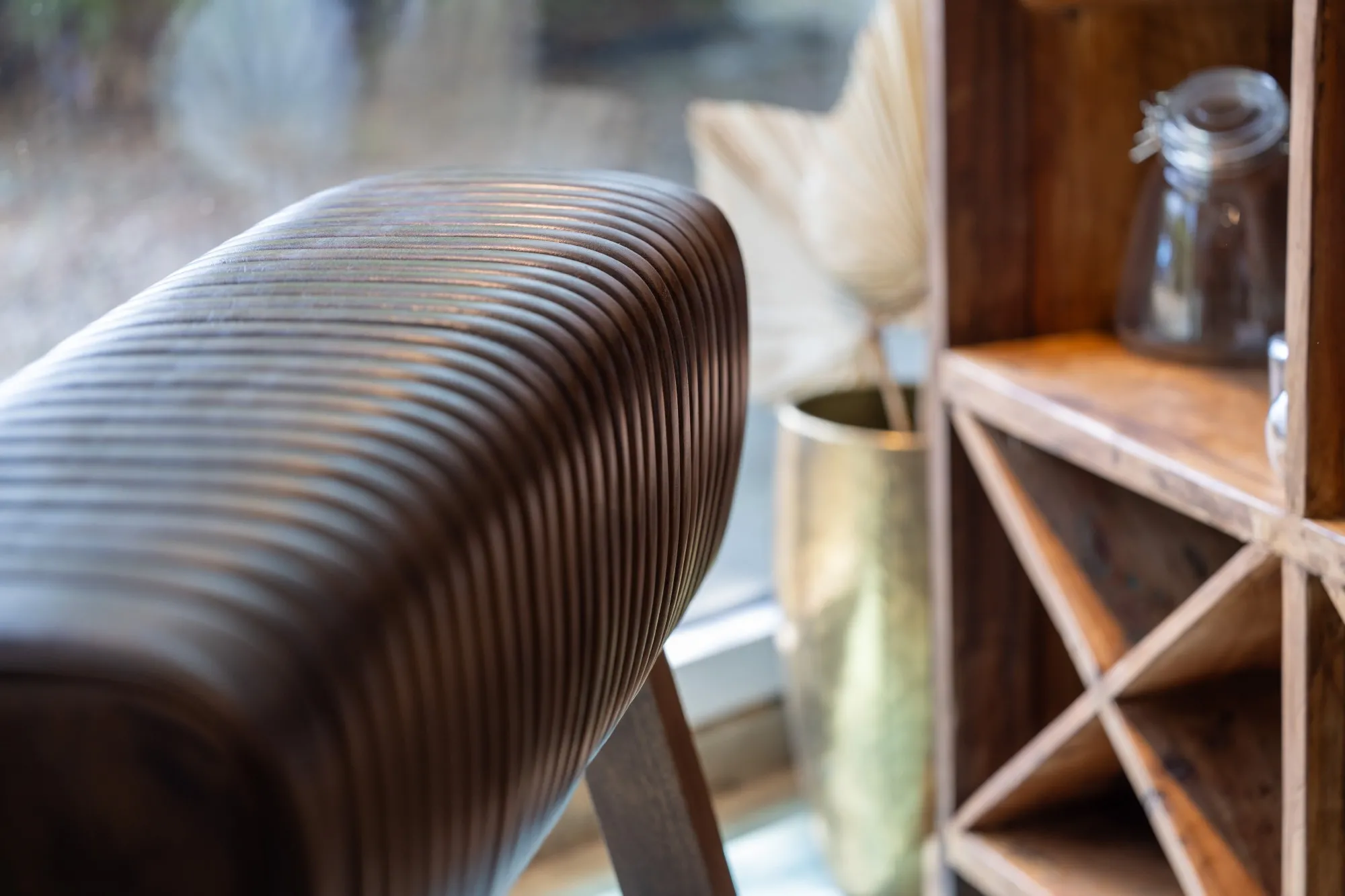 Bar-Bank 'Kerkoop', mit Lederbezug, B 122 cm, H 76 cm, L 35 cm