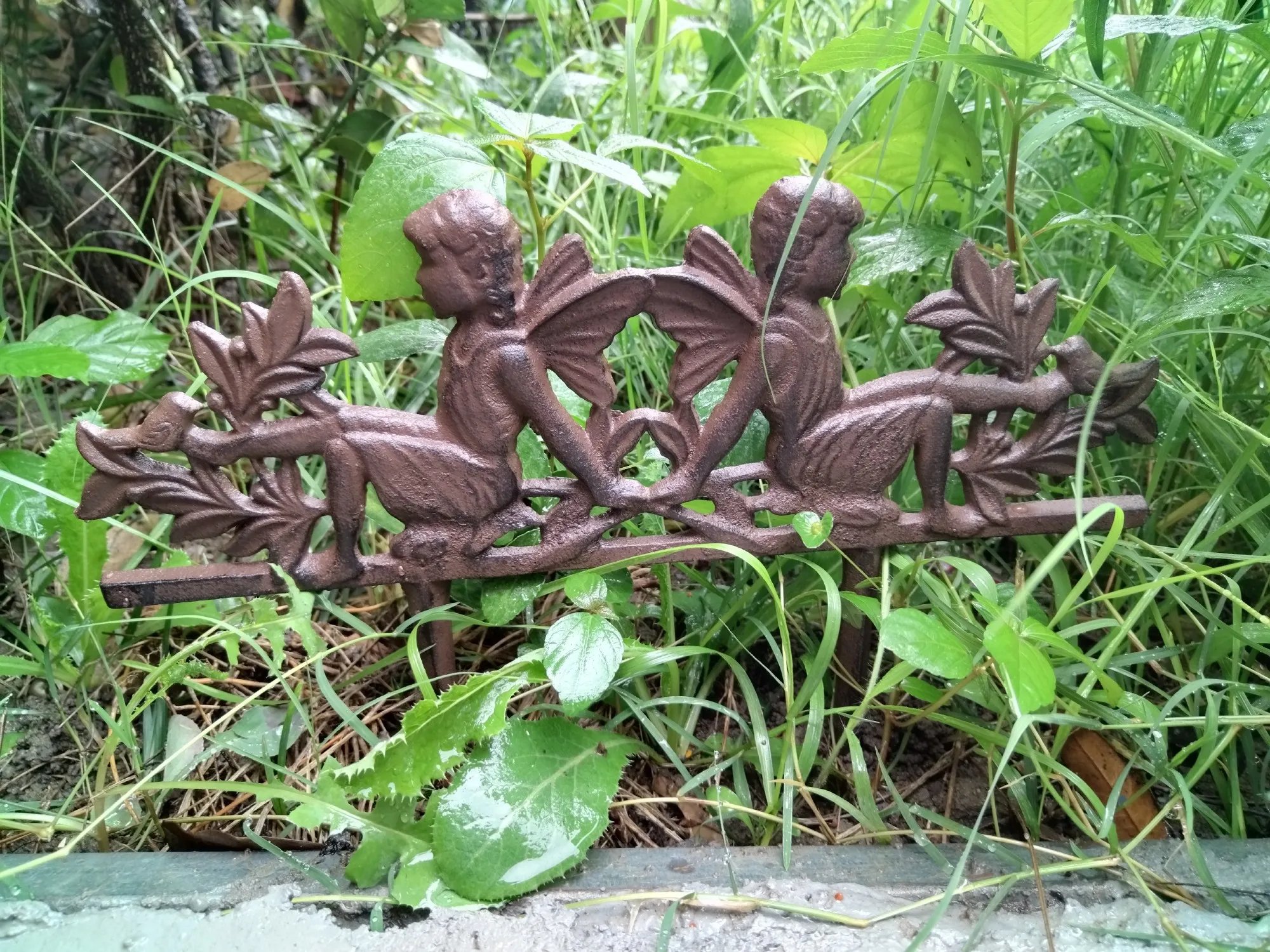 Beetabgrenzung aus Gusseisen, B 37 cm, H 26,8 cm