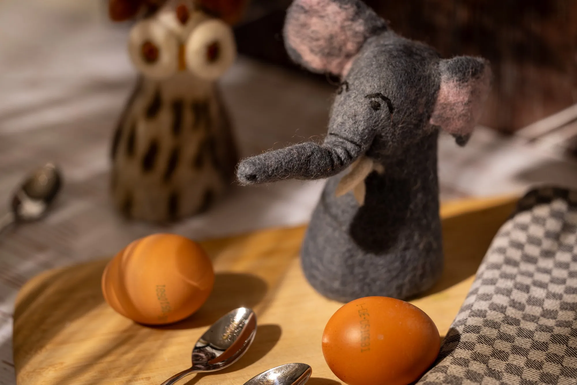 Eierwärmer 'Elefant' aus Filz, grau, H 14 cm, Ø 8 cm