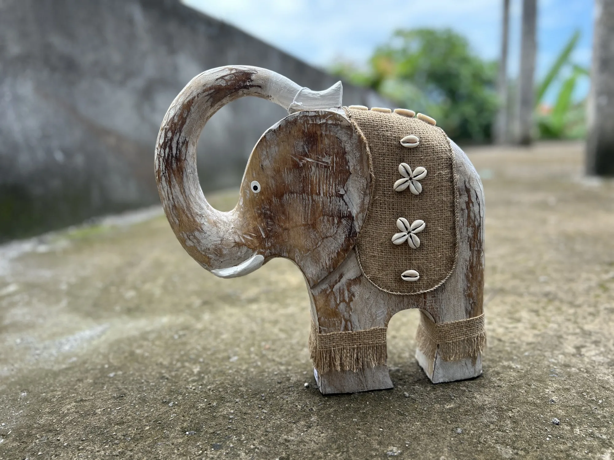 Elefanten-Skulptur, aus Albesiaholz, B 36 cm, L 7 cm, H 38 cm