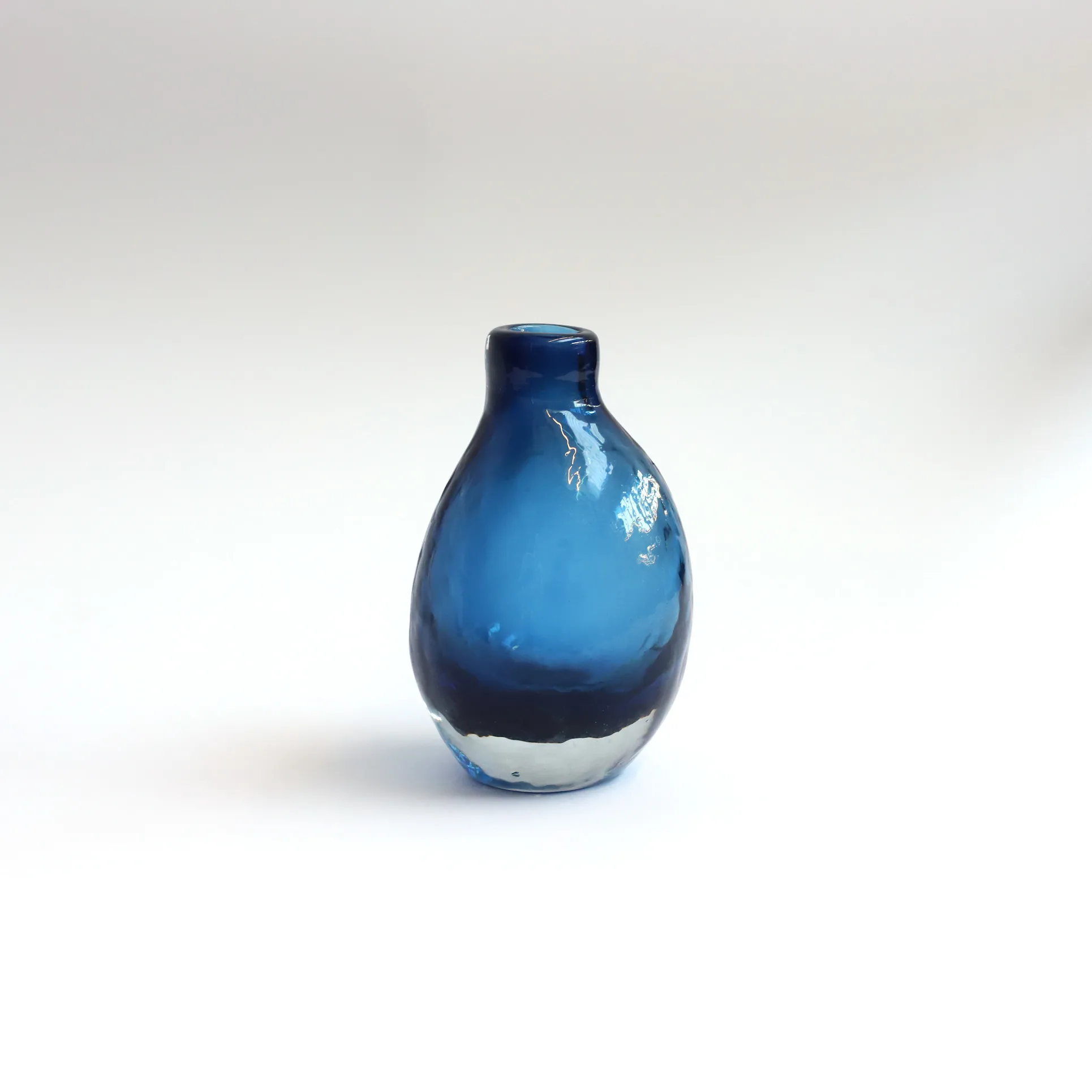 Glasvase 'Pidot bleue', blau, B 9 cm, L 8,5 cm, H 14 cm