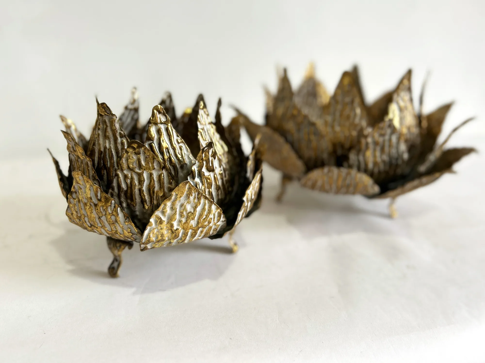 Metall-Teelichthalter 'Flower', antik gold, Ø 29 cm, H 21 cm