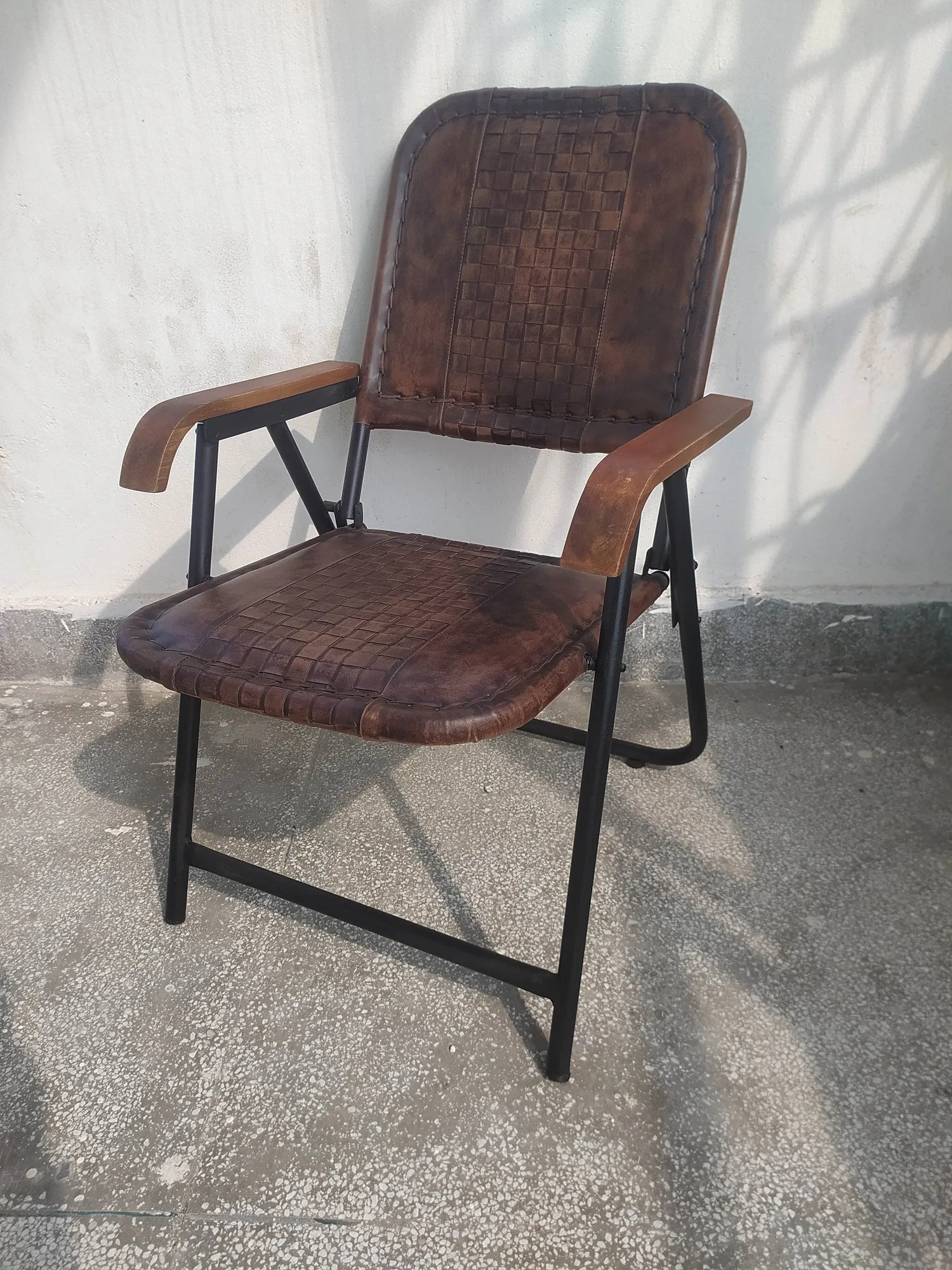 Klappstuhl 'Bilverton', aus Eisen und Leder, B 57 cm, L 70 cm, H 89 cm