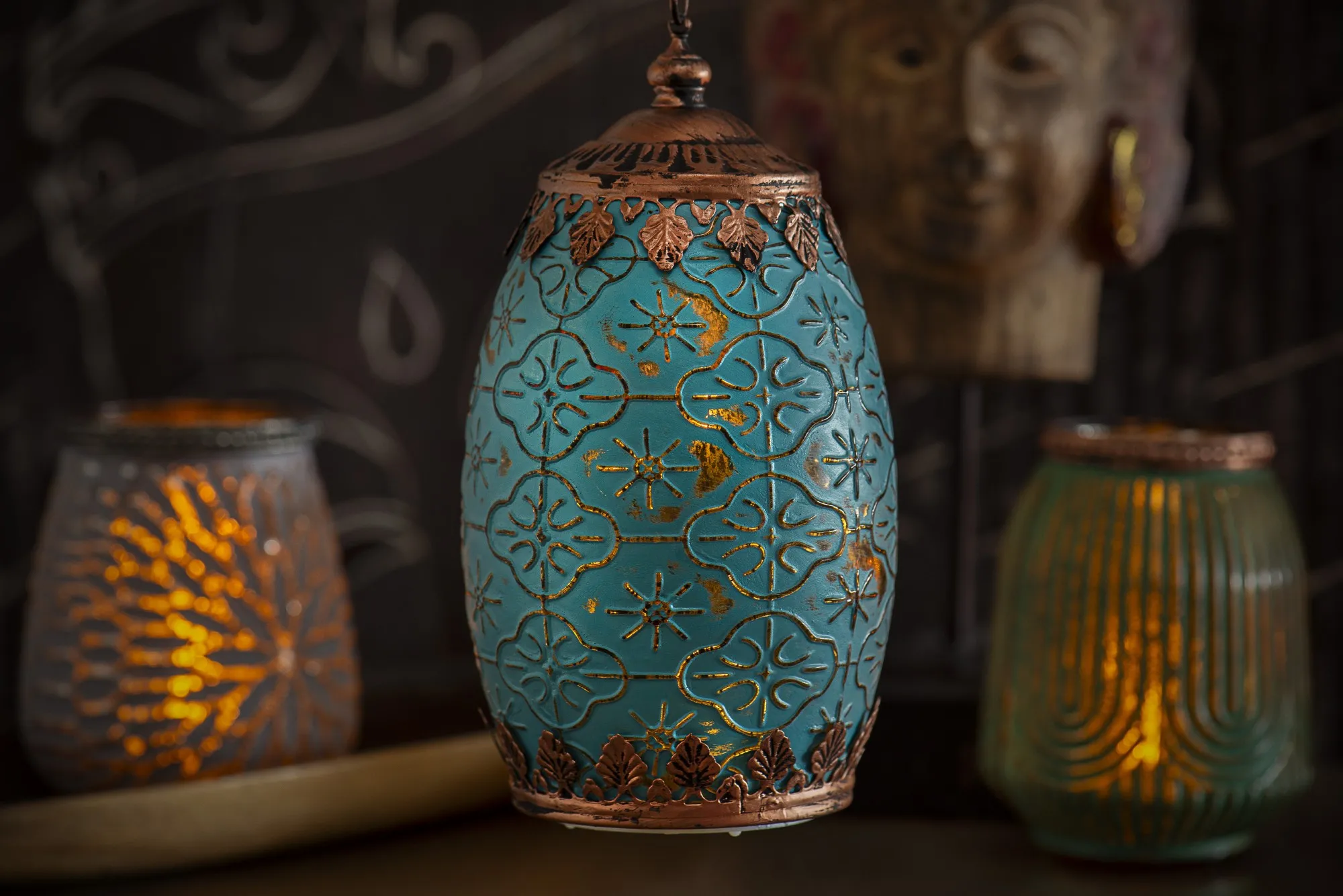 Glas-Windlicht blau mit LED, mit Kette zum Aufhängen, H 18 cm, Ø 10 cm