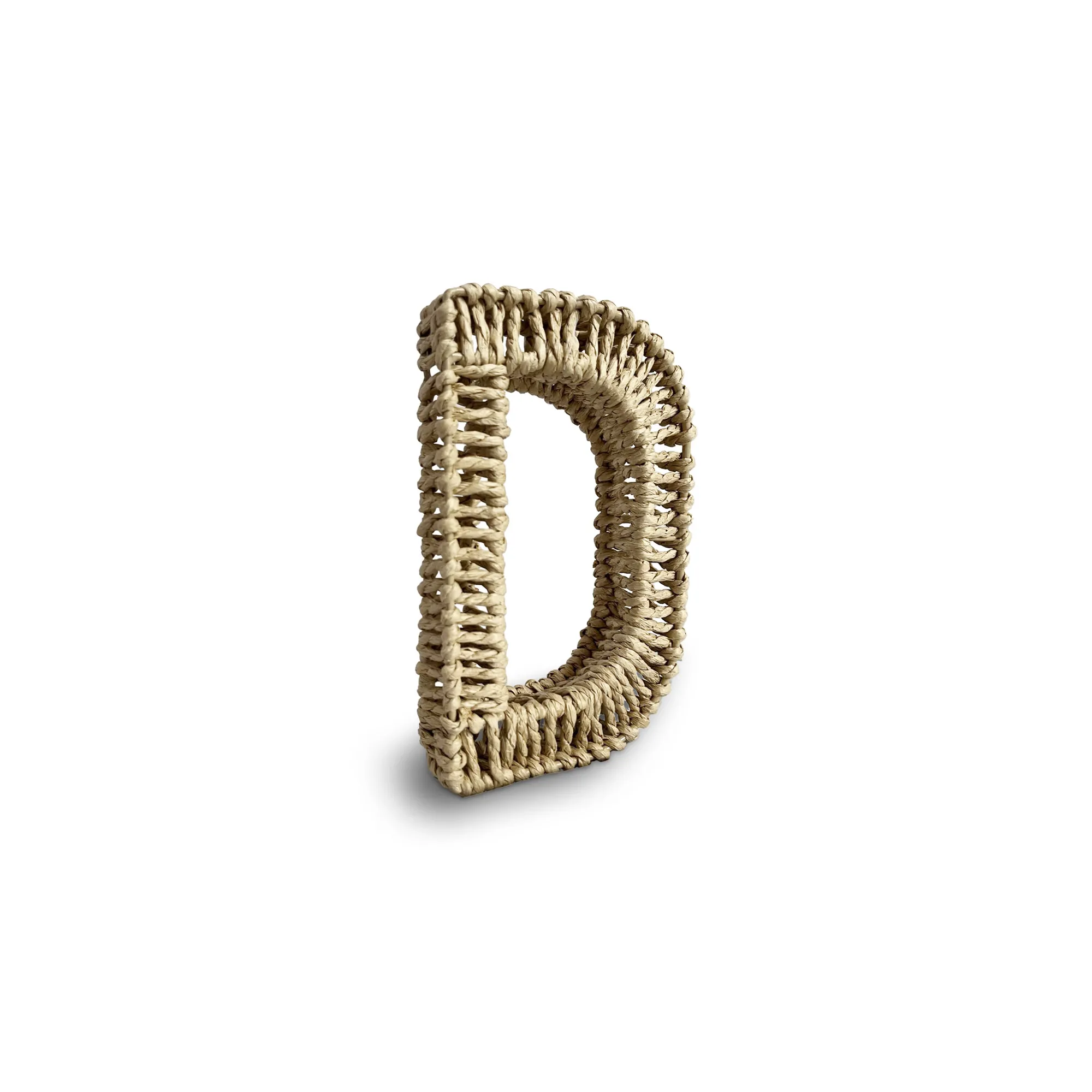 Buchstabe 'D' aus Papiergeflecht, braun, H 20,5 cm, B 12,5 cm, L 3,5 cm