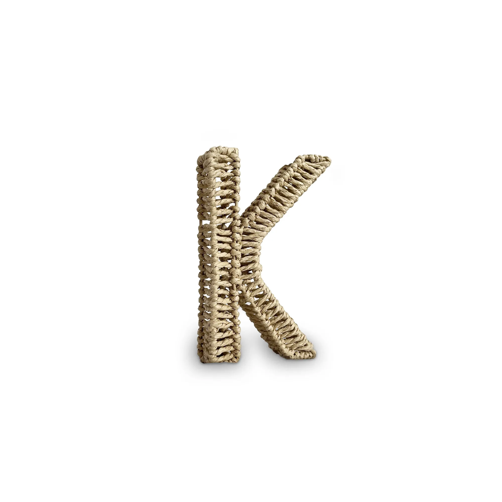 Buchstabe 'K' aus Papiergeflecht, braun, H 20,5 cm, B 12,5 cm, L 3,5 cm