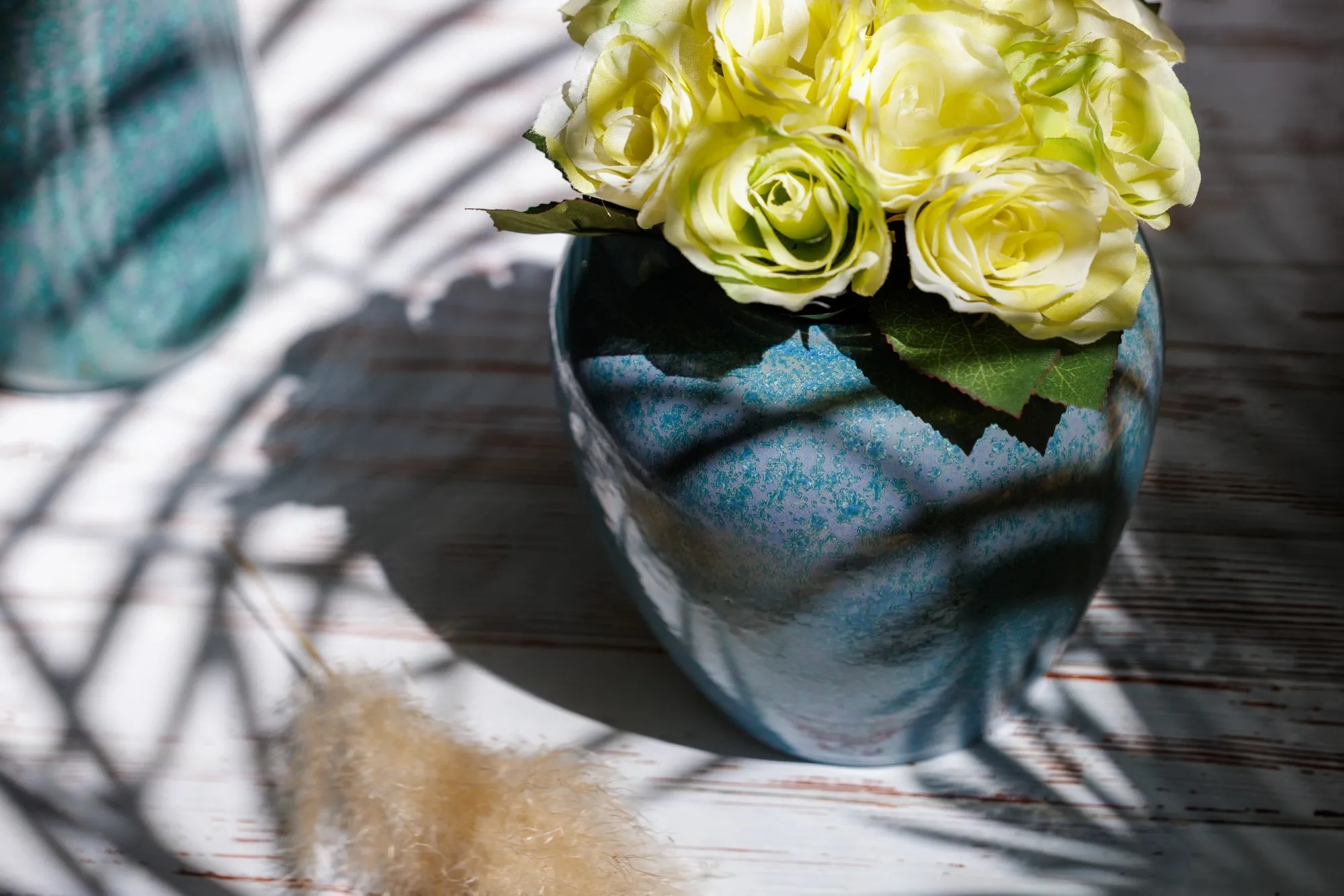 Porzellanvase 'Poilut', blaugrün, B 18 cm, T 17 cm, H 18 cm