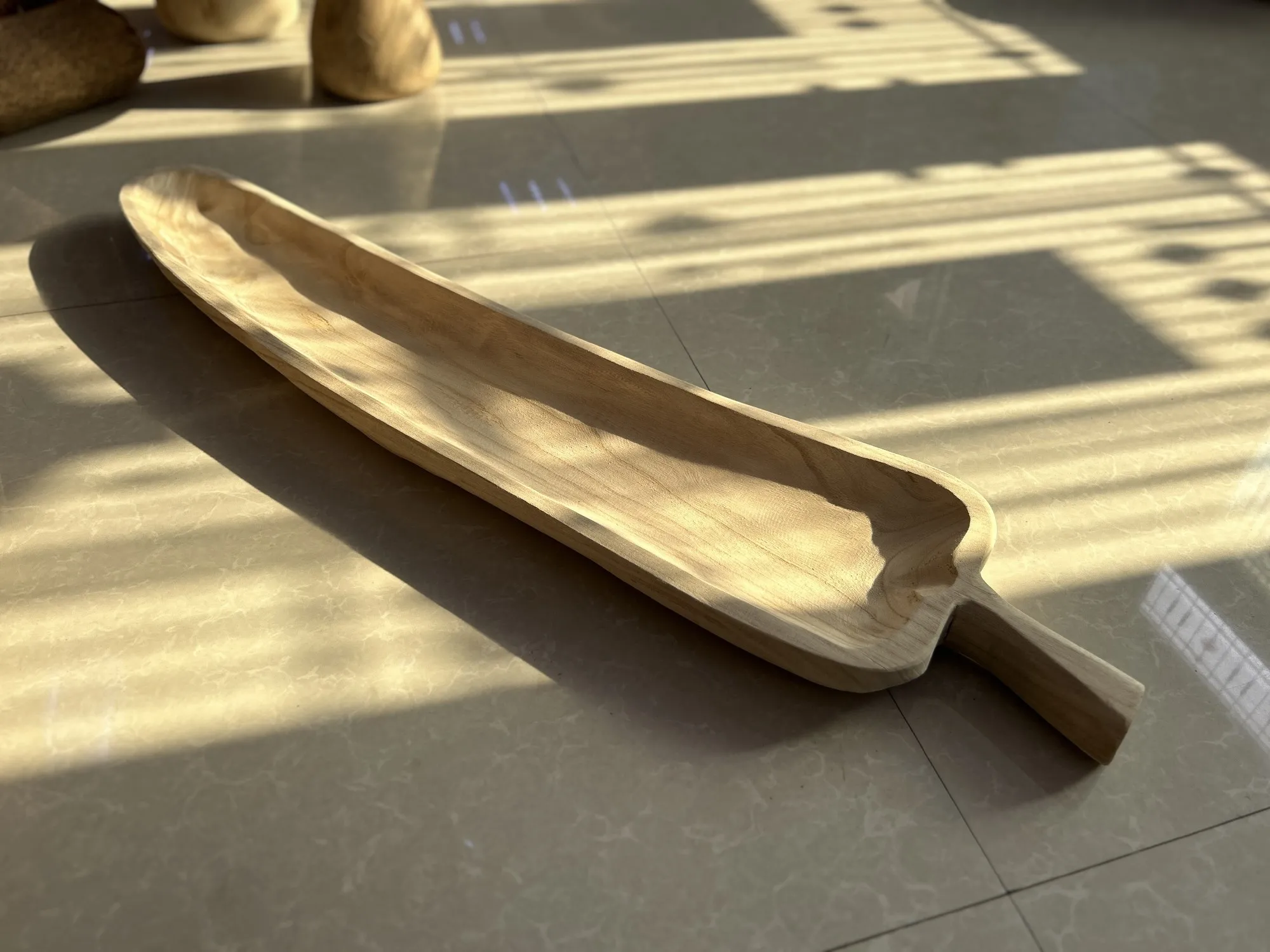 Tablett aus Paulowniaholz, B 110 cm, T 25 cm, H 6 cm