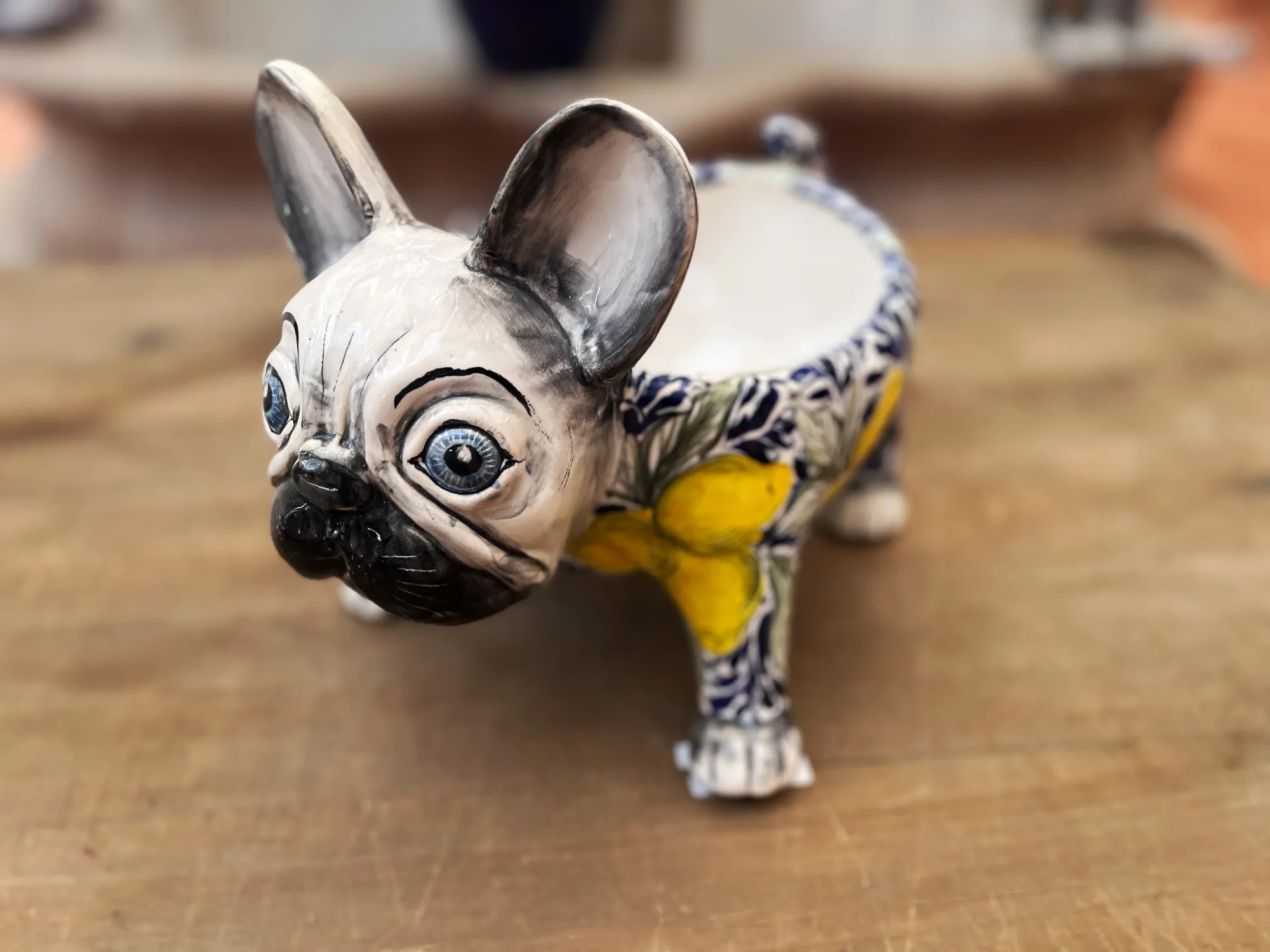 Keramikarbeit 'Bulldog Frances', B 35 cm, T 23 cm, H 25 cm