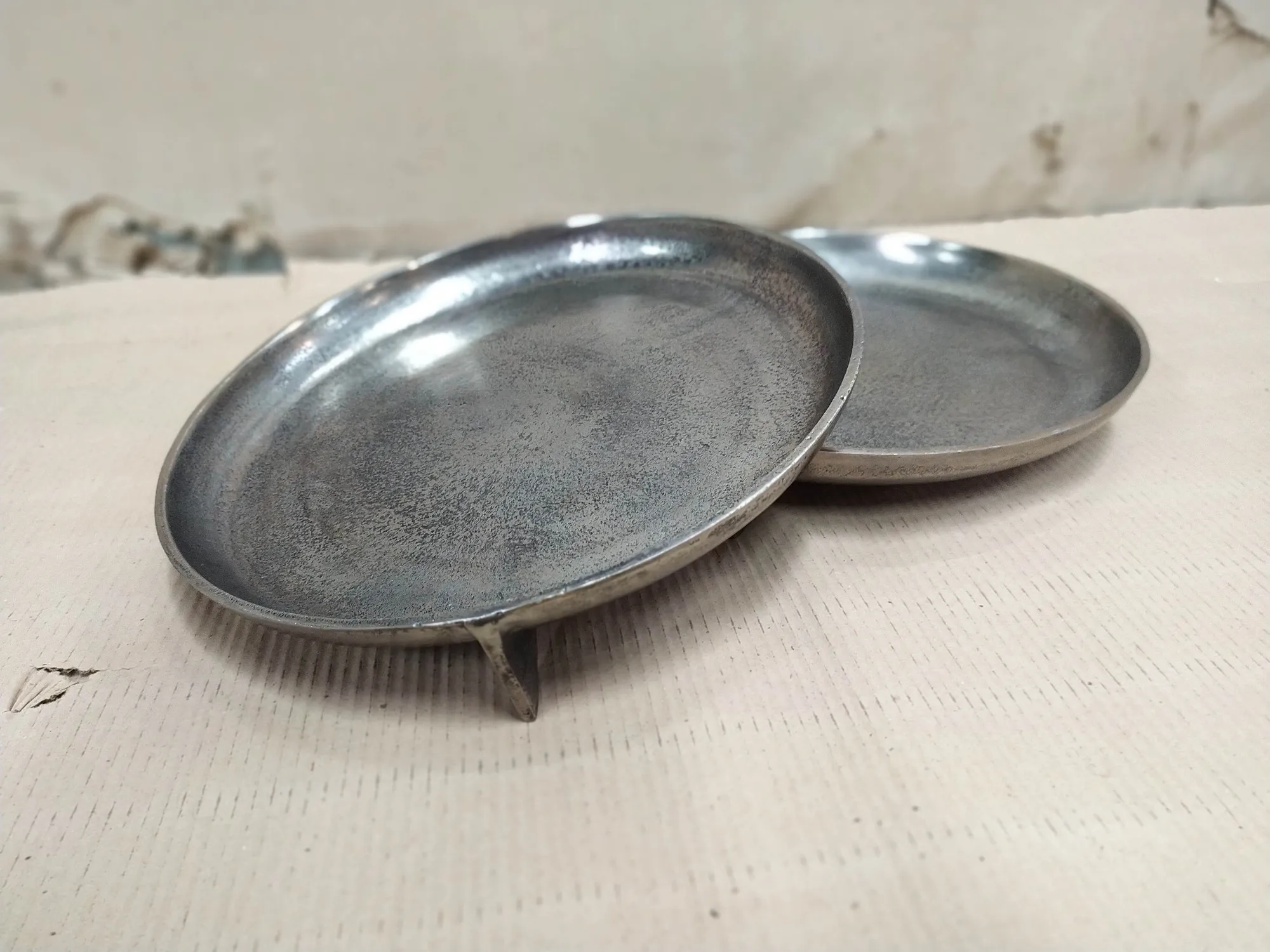 Ablage aus Aluminiumguss, silber, Ø 35 cm, H 6,5 cm