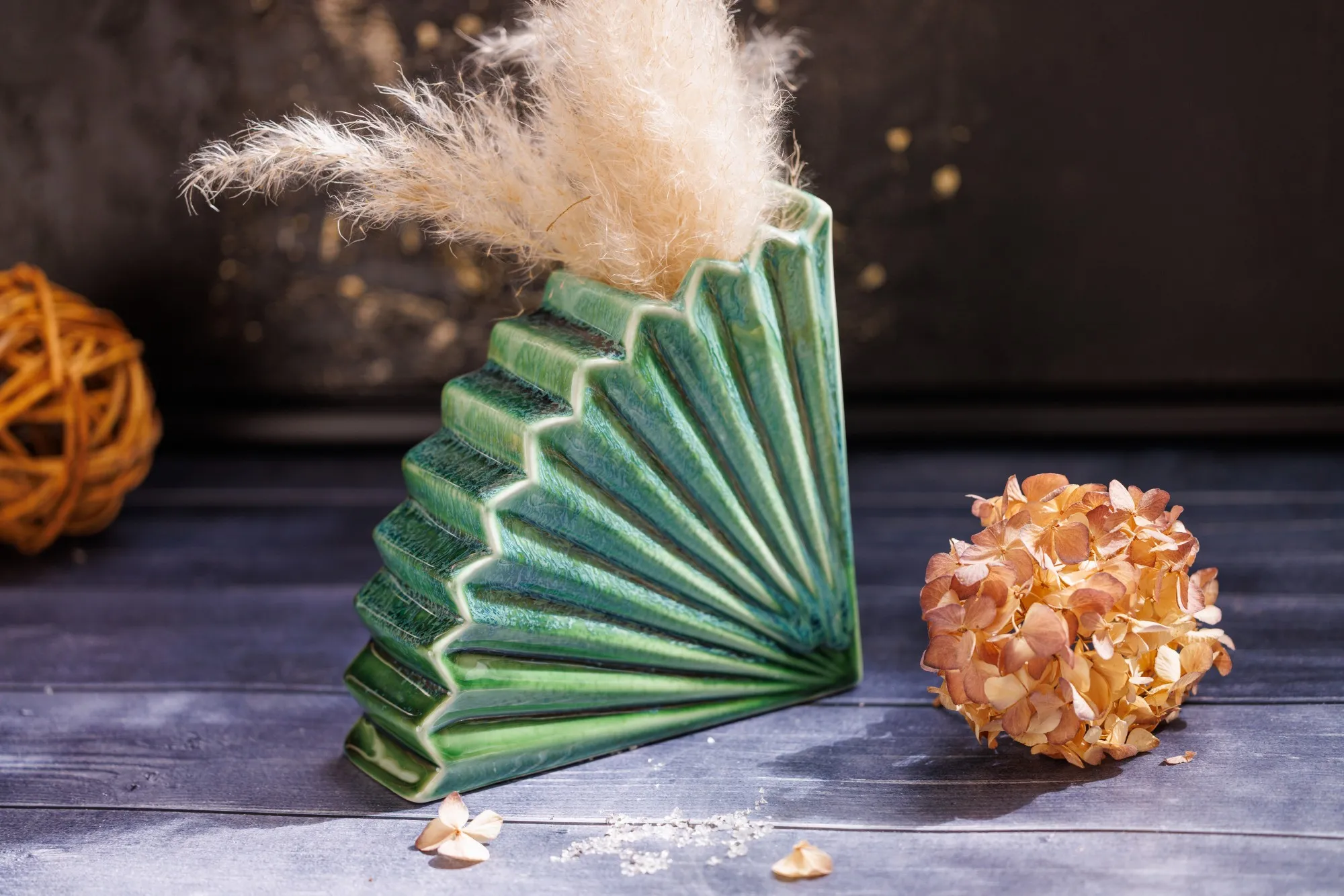 Porzellanvase 'Sujet', blaugrün, B 18 cm, T 7 cm, H 18 cm