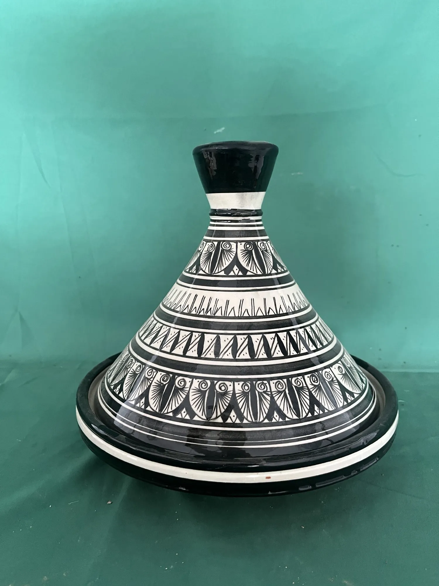 Ziertajine, weiß-schwarz, Ø 25 cm, H 25 cm