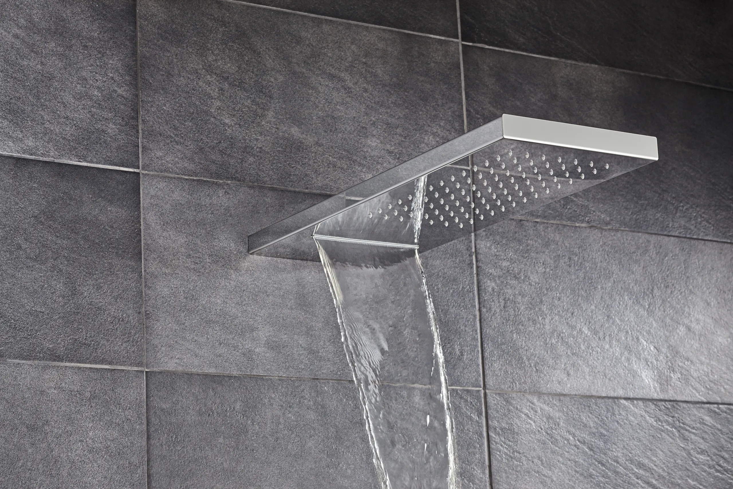 HSK Regentraverse „Lavida Plus“ mit Schwallbrause – freihängend 67 cm