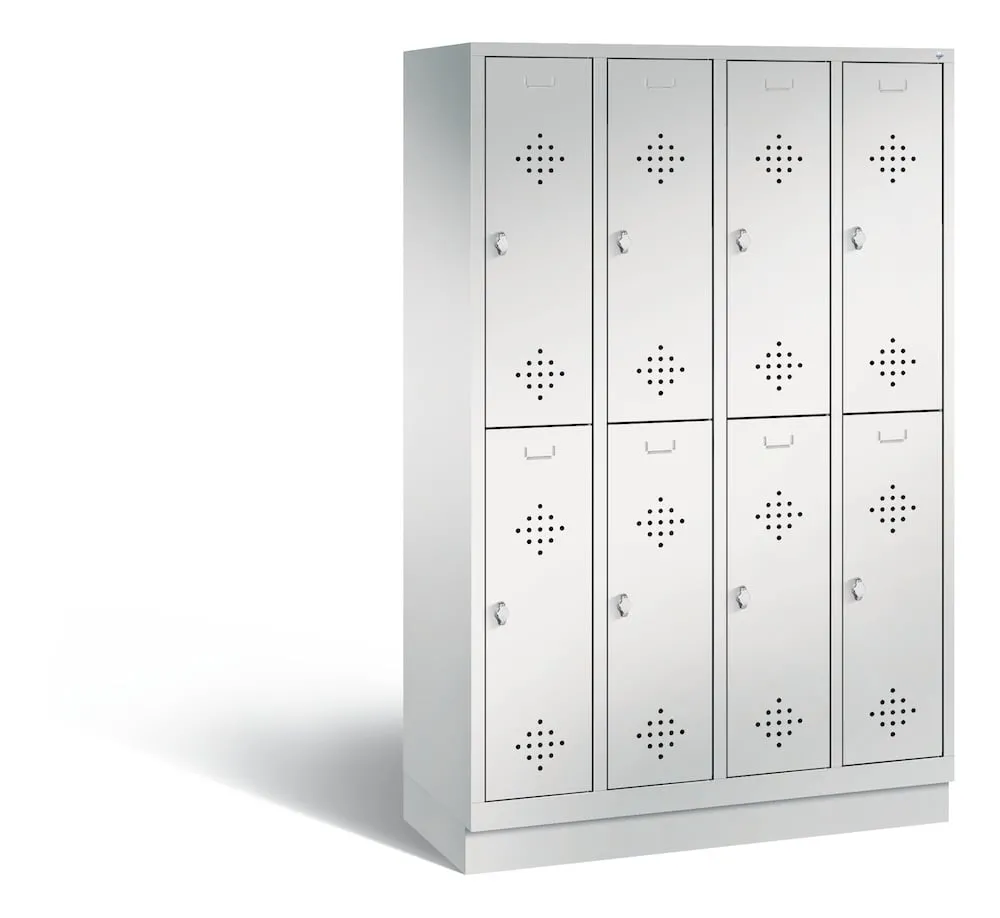 C+P Spind doppelstöckig Classic mit Sockel | 8 Abteile | HxBxT 180x30x50cm | Lichtgrau