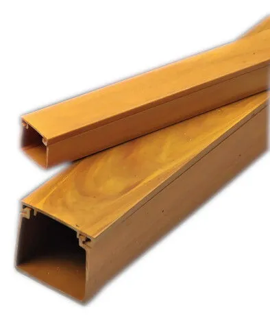 Kabelrinne 32x30 Farbe helles Holz 011.33